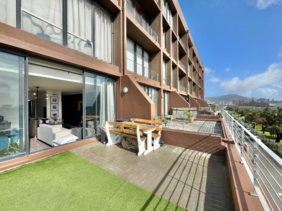 1 Bedroom Property for Sale in Woodstock Western Cape